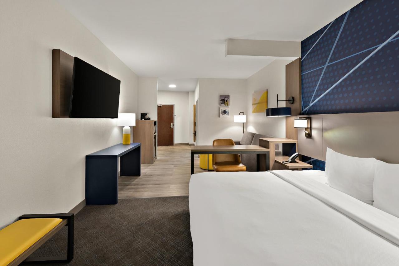 King Suite - Accessible/Non-Smoking